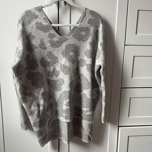 LA MIEL Gray Animal Print V-Neck Sweater